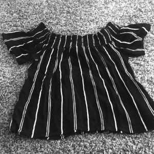 Off the shoulder cropped shirt